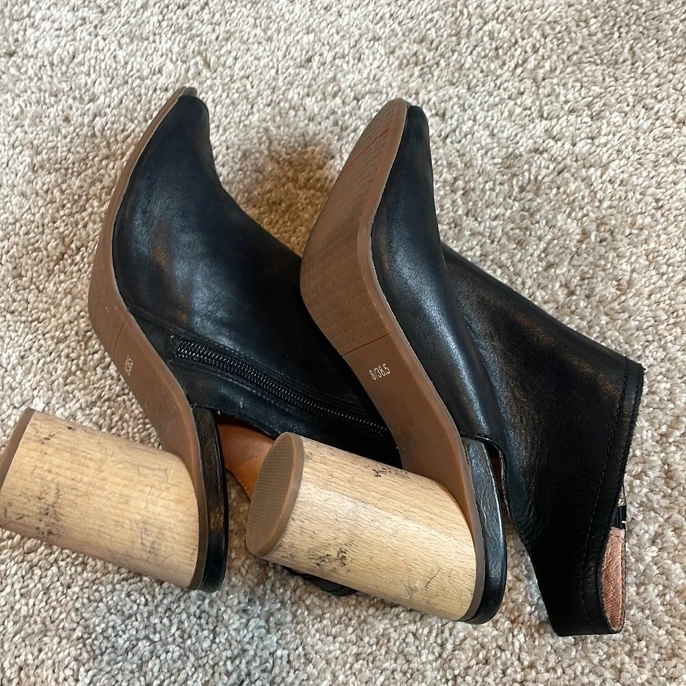 Sandrine Miz Mooz open toe, wood heel Black • Size 8 - Picture 9 of 10